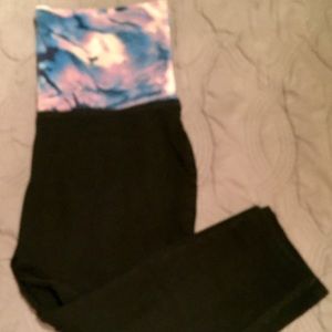 Mossimo Capri Yoga Pants
